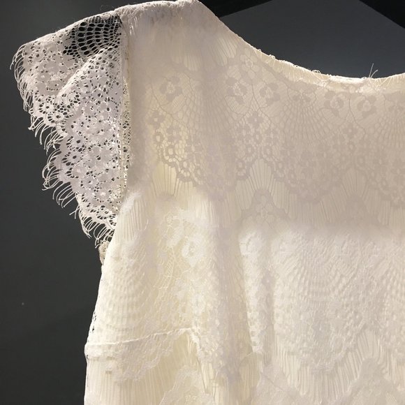 Daughters of Simone Wedding Dress - Picture 1 of 6